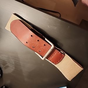 XS/S cream elastic belt with brown leather buckle